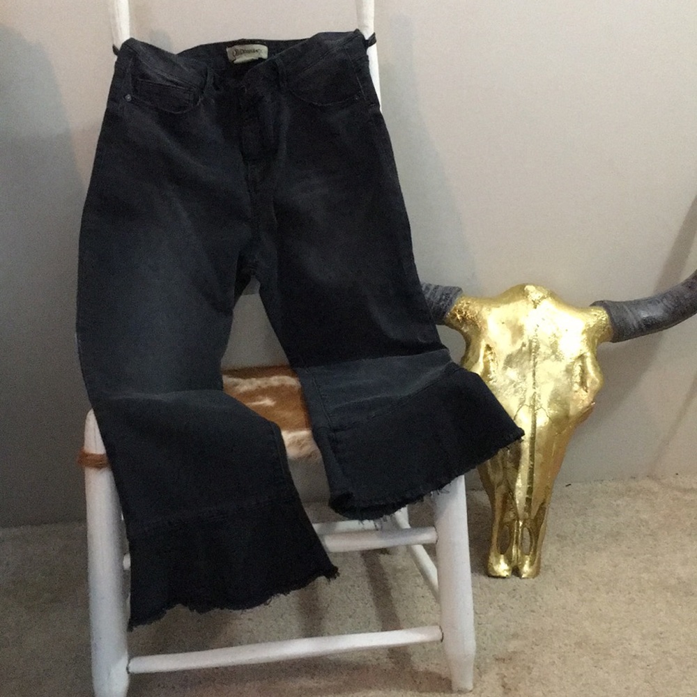 Black cropped jeans